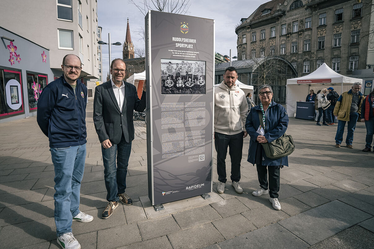 Gedenktafel am ehemaligen Rudolfsheimer Sportplatz