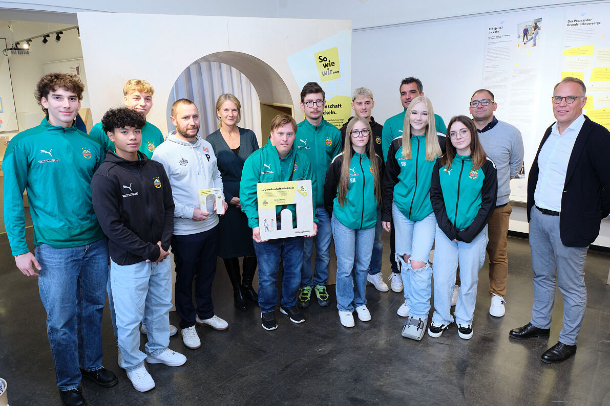 SK Rapid zu Gast beim Stadt Wien Bildungsneubauprogramm