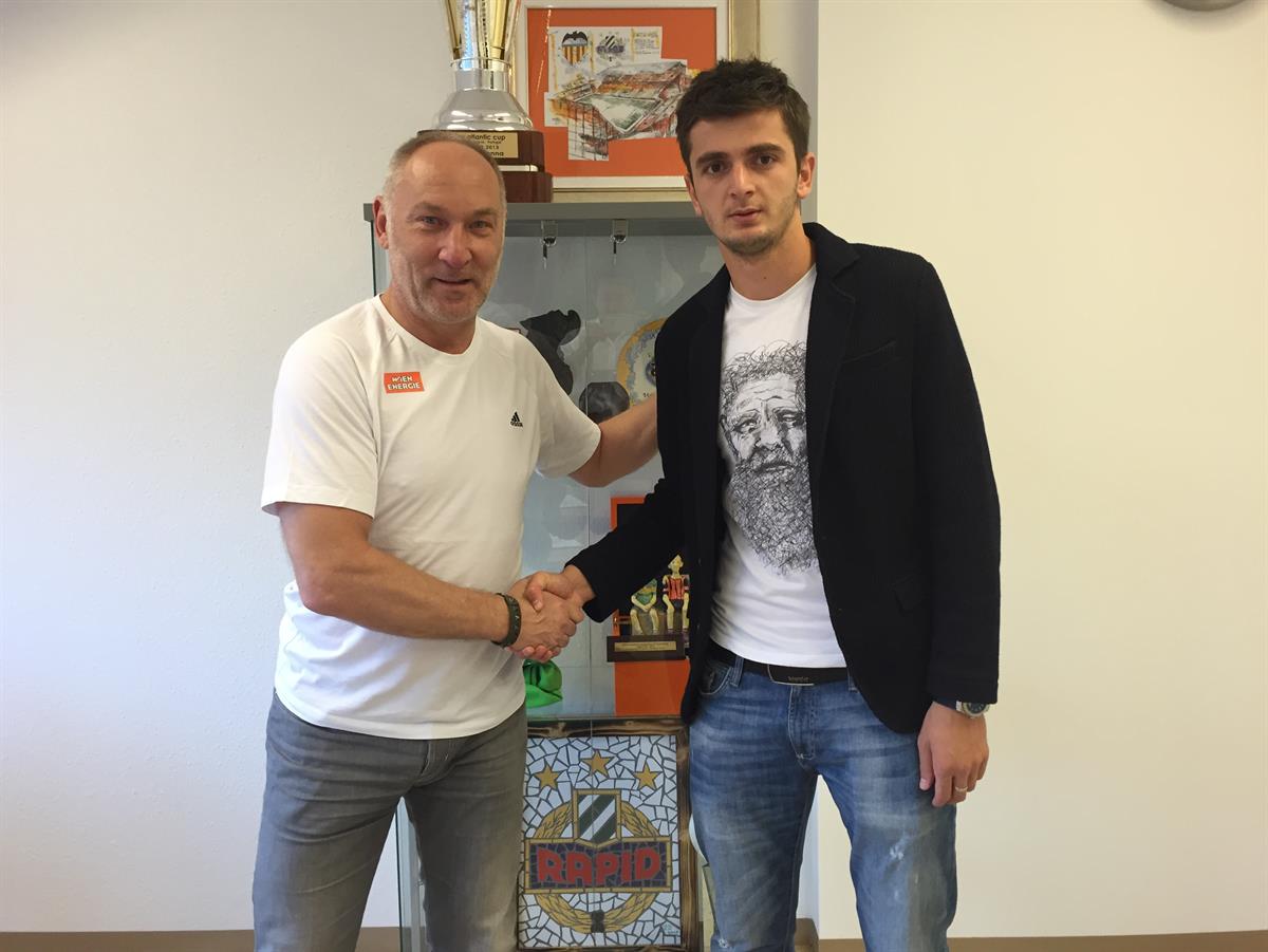 Andreas Müller und Neo-Rapid-Stürmer Giorgi Kvilitaia